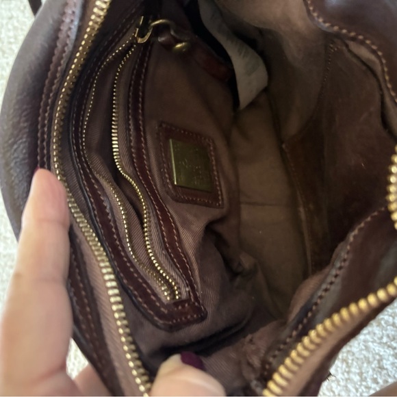 Campomaggi Rich Brown Leather Crossbody with Gold Accents - Picture 11 of 12